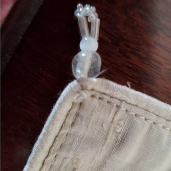 NWT WILTON COURT SET OF 4 
100% silk PLACEMATS CRYSTAL CORNER TRIM IVORY 19"X14 - Picture 3 of 5